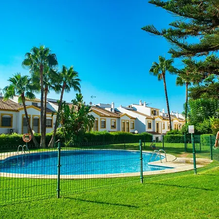 Atico Con Terraza - A 600 Metros De Playa La Carihuela - Piscina - Parking Gratis Torremolinos