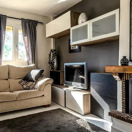 Atico Con Terraza - A 600 Metros De Playa La Carihuela - Piscina - Parking Gratis * Torremolinos