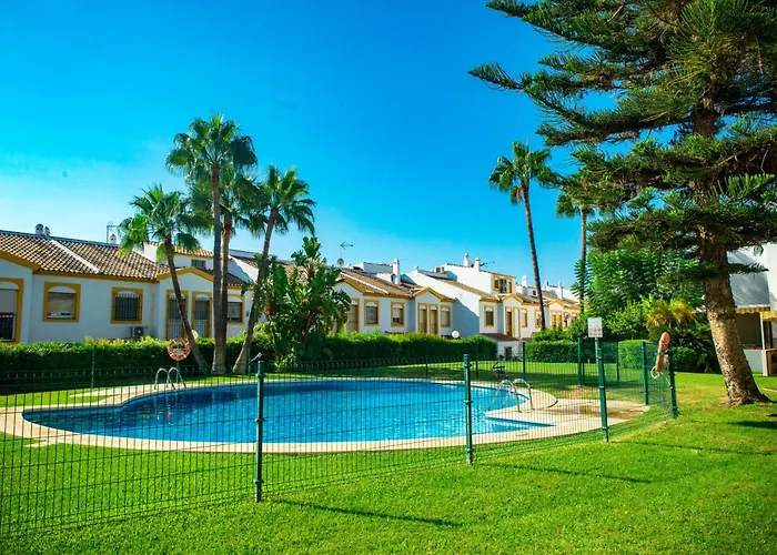Atico Con Terraza - A 600 Metros De Playa La Carihuela - Piscina - Parking Gratis Torremolinos