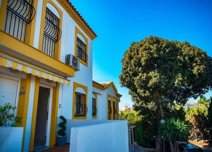 Atico Con Terraza - A 600 Metros De Playa La Carihuela - Piscina - Parking Gratis * Torremolinos