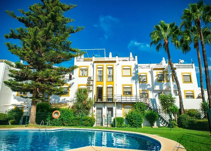 Atico Con Terraza - A 600 Metros De Playa La Carihuela - Piscina - Parking Gratis Torremolinos