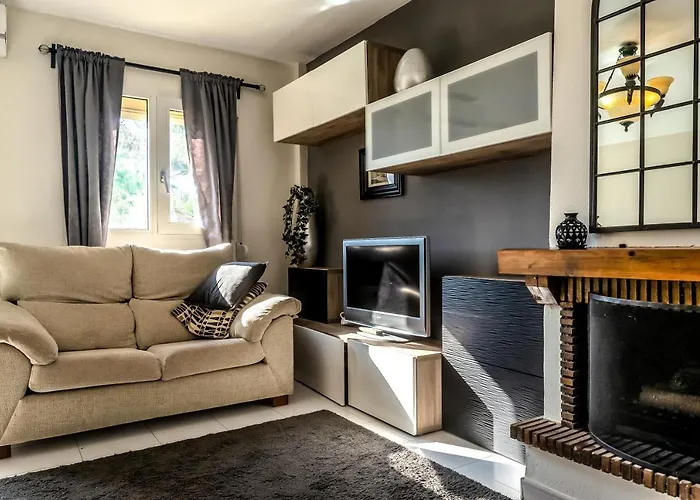 Atico Con Terraza - A 600 Metros De Playa La Carihuela - Piscina - Parking Gratis * Torremolinos